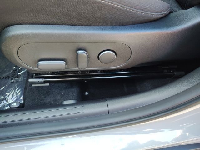 Used 2025 Gray Hyundai SEL image 23