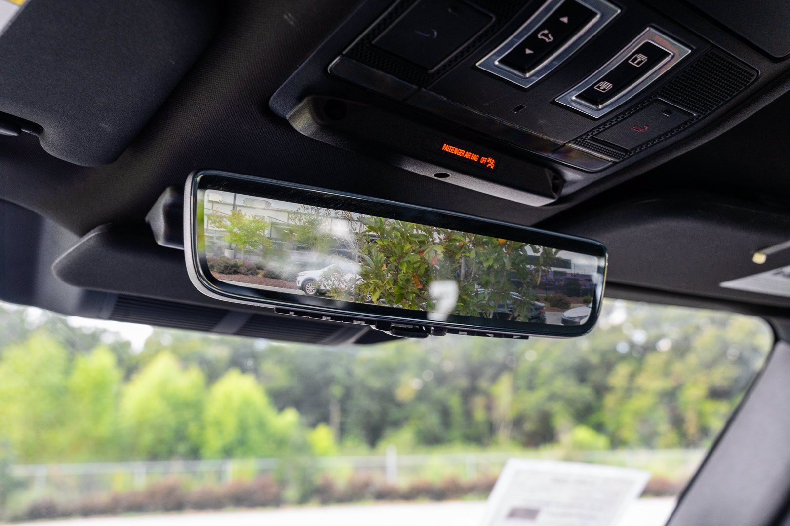 Used 2021  Land Rover X image 36