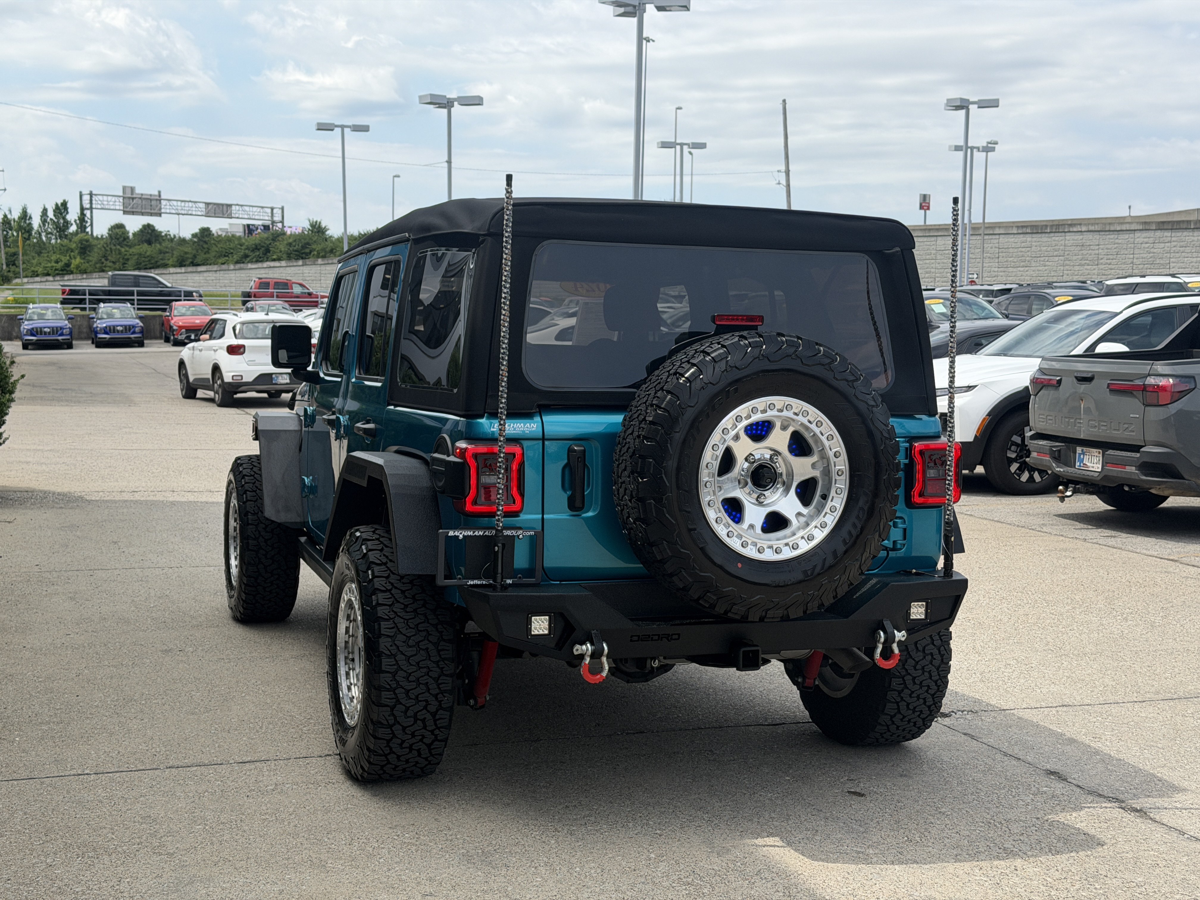 Used 2024 Bikini Pearl Coat Jeep Rubicon image 7