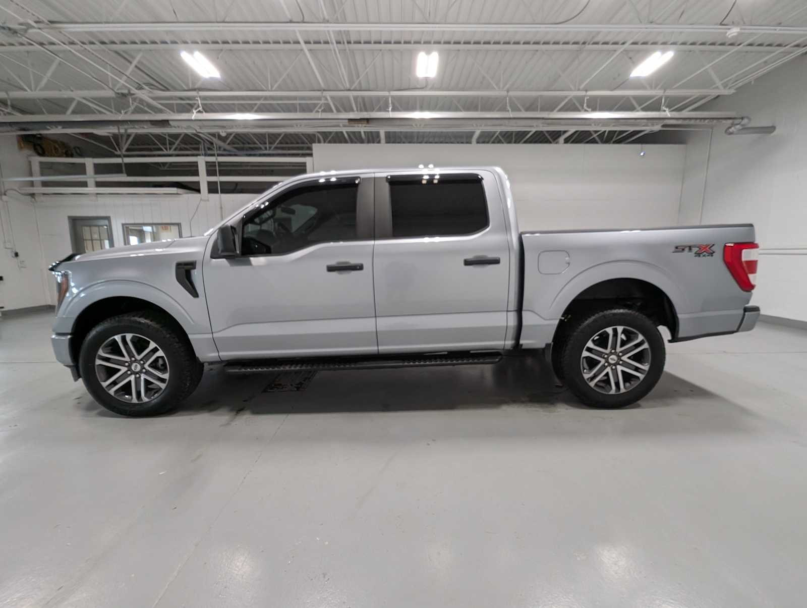 Used 2023 Iconic Silver Metallic Ford XL image 12