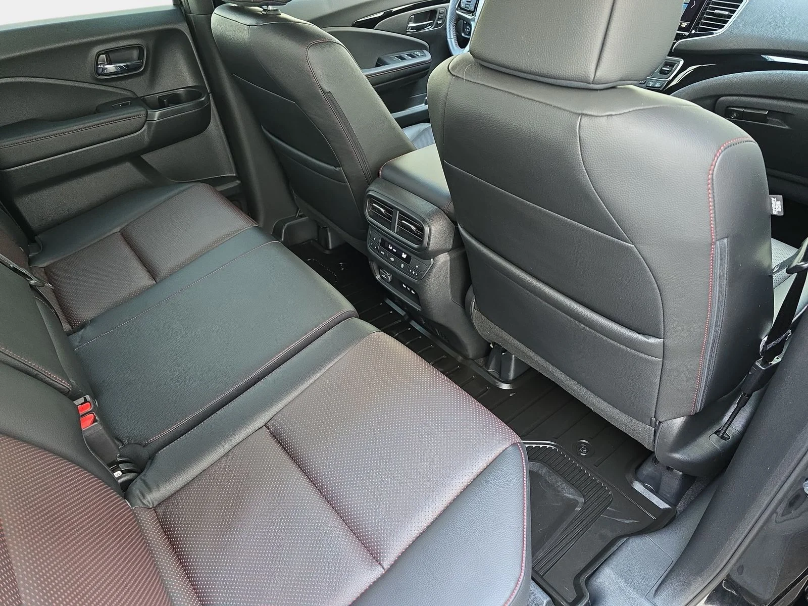 2024 Honda Ridgeline Black Edition - Photo 13