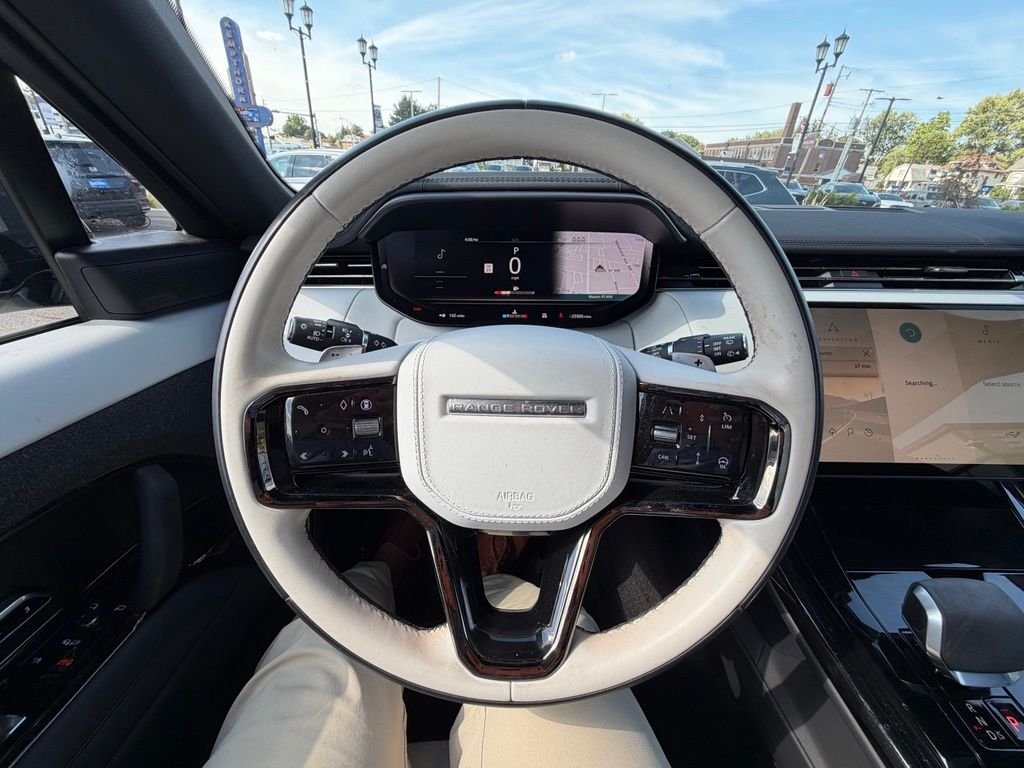 Used 2024 Gray Land Rover Dynamic SE image 13