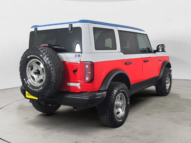 Used 2022 Oxford White Ford Badlands image 5
