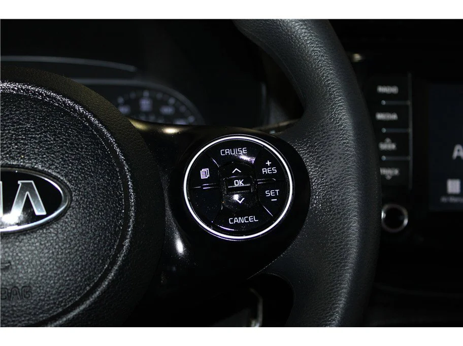 Used 2020 Snow White Pearl Kia LX image 27