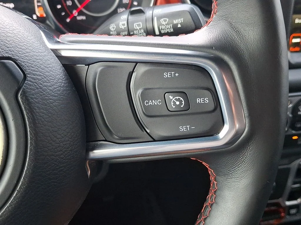 Used 2018 Granite Crystal Clearcoat Metallic Jeep Unlimited Rubicon image 23
