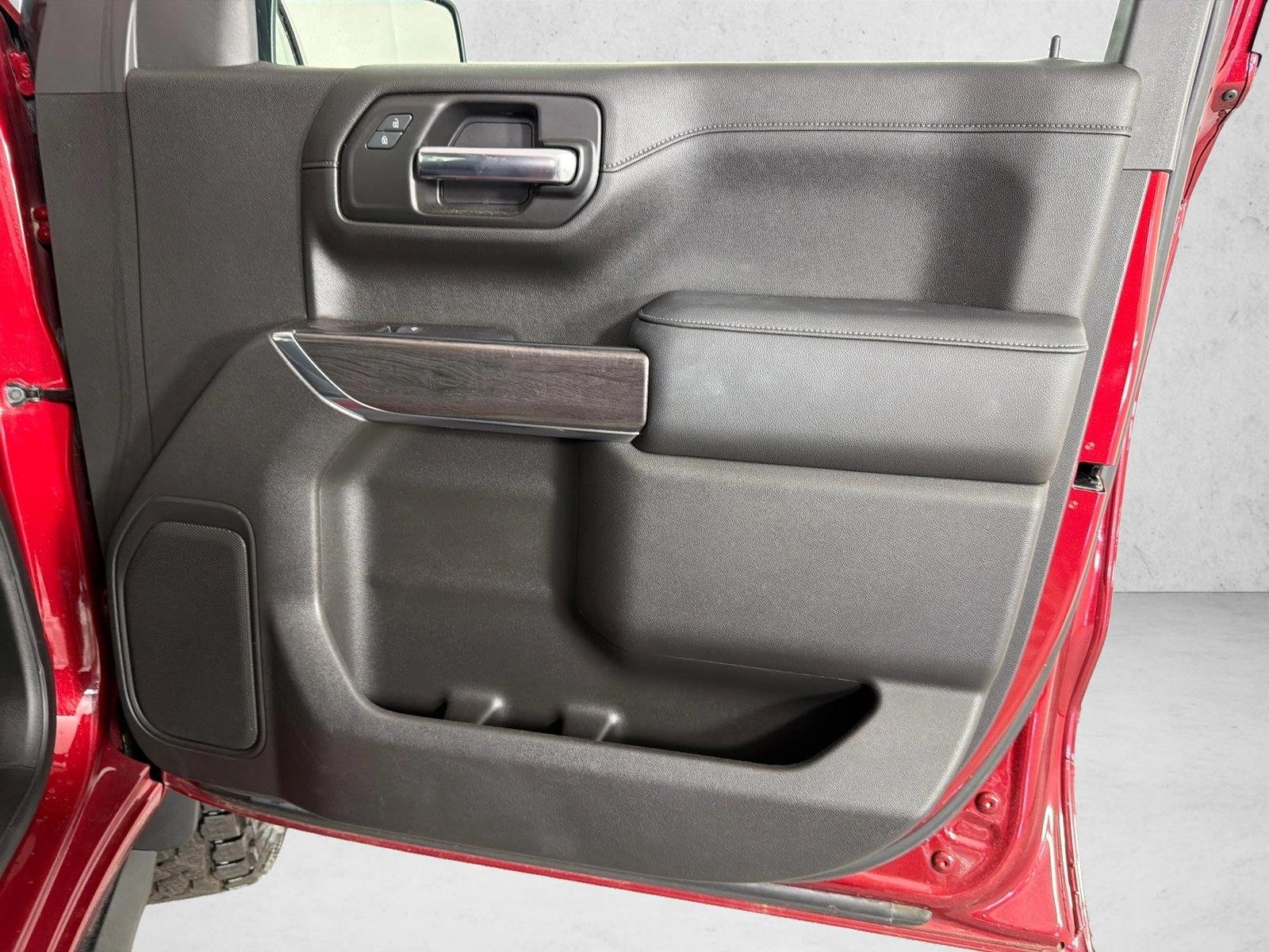 Used 2019 Cajun Red Tintcoat Chevrolet LTZ image 14