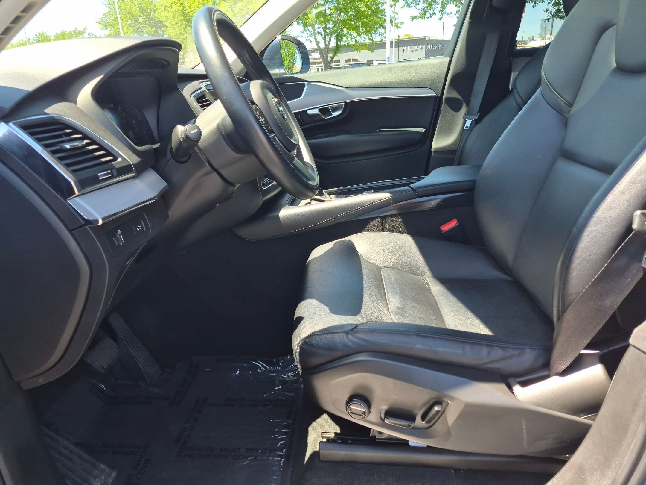 Used 2021 Denim Blue Metallic Volvo Momentum image 14