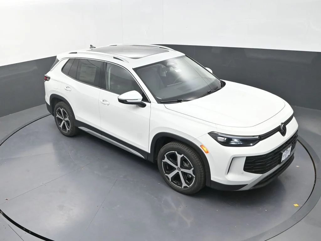 2026 Volkswagen Tiguan SE - Photo 13