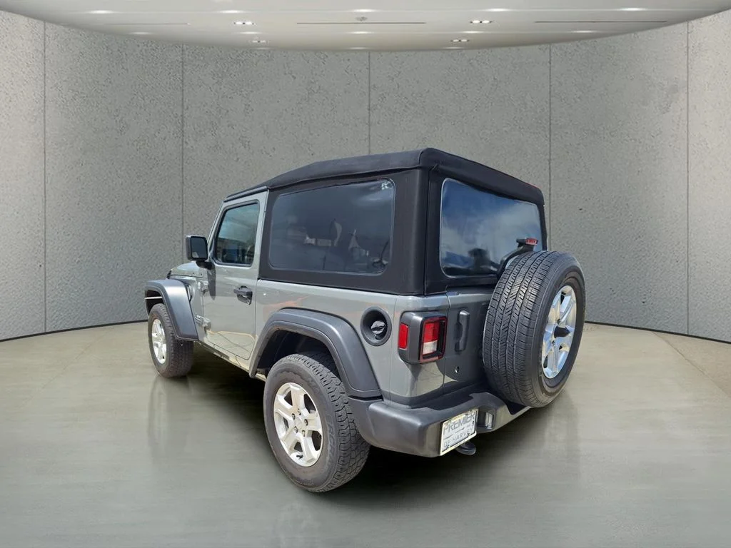 Used 2020 Gray Jeep Sport S image 3