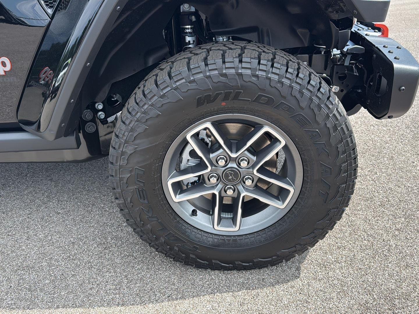 New 2026 Black Clear-Coat Exterior Paint Jeep Mojave X image 14