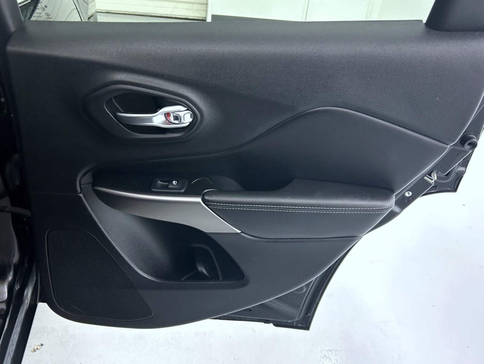 Used 2019 Black Jeep Limited image 17