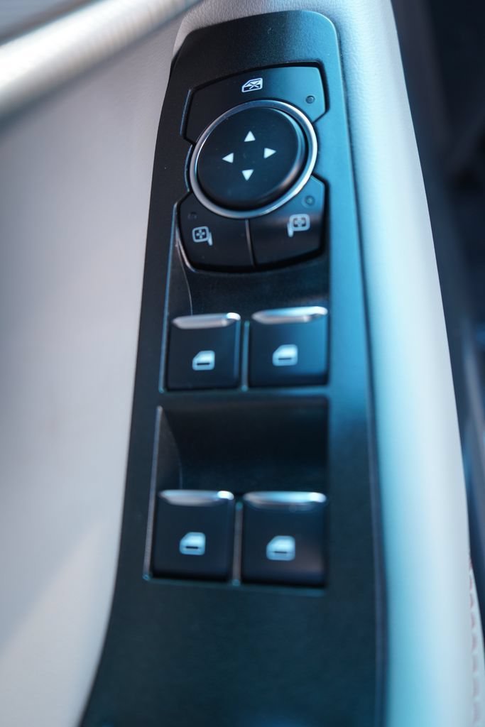 Used 2025  Ford Active image 28