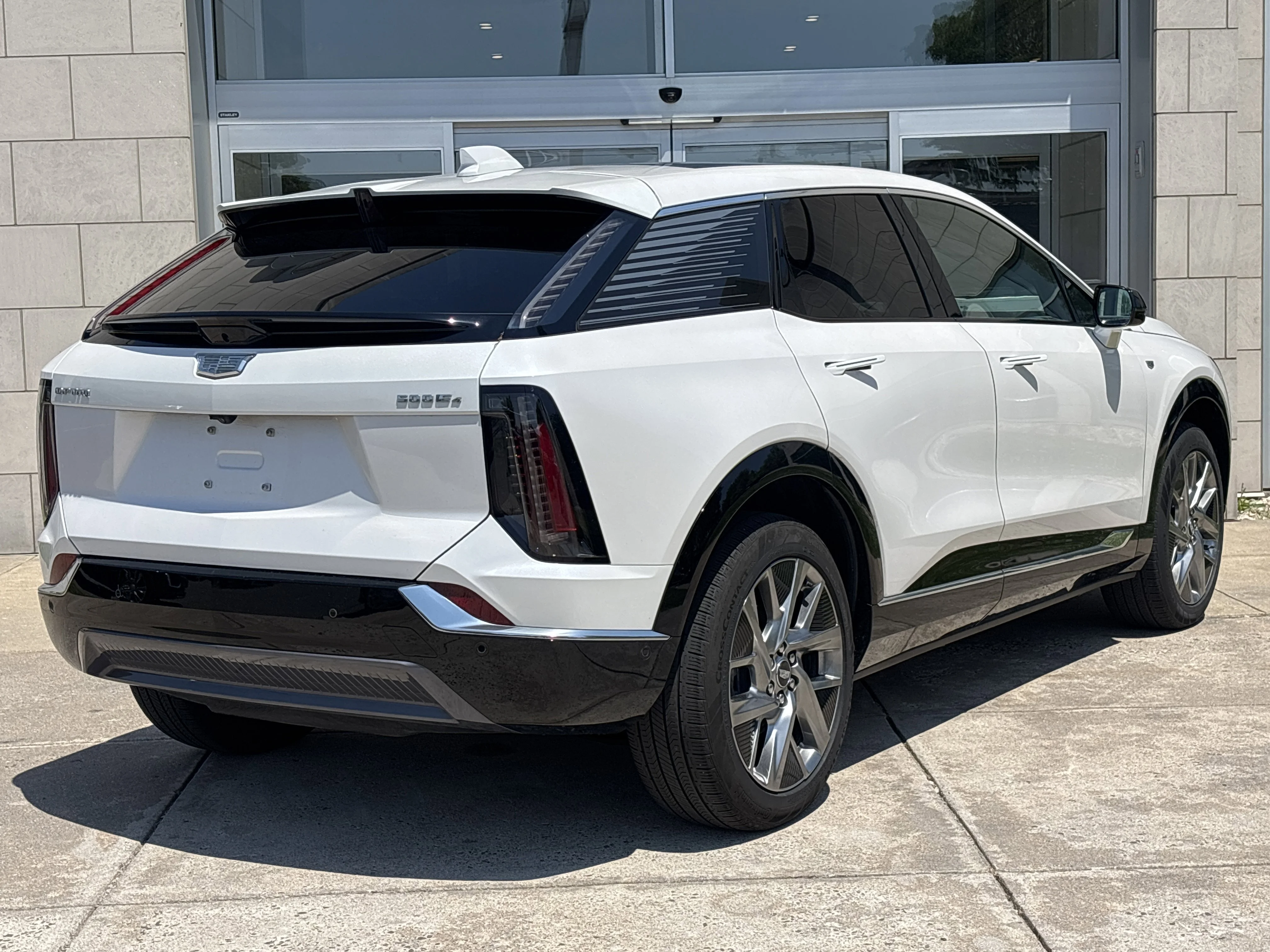 Used 2025 Crystal White Tricoat Cadillac Luxury image 5