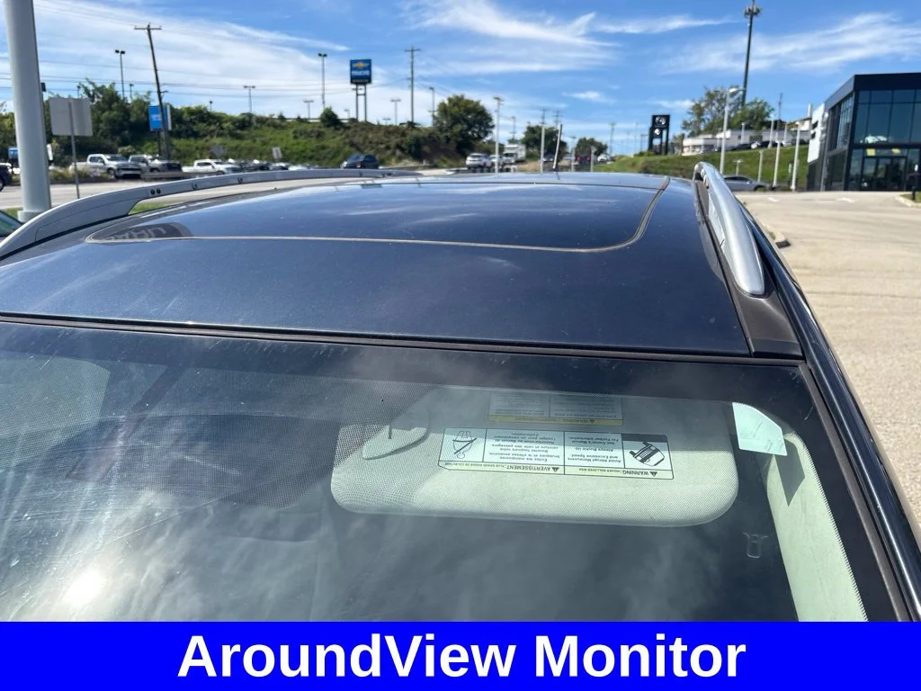 Used 2016 Blue Nissan SV image 12