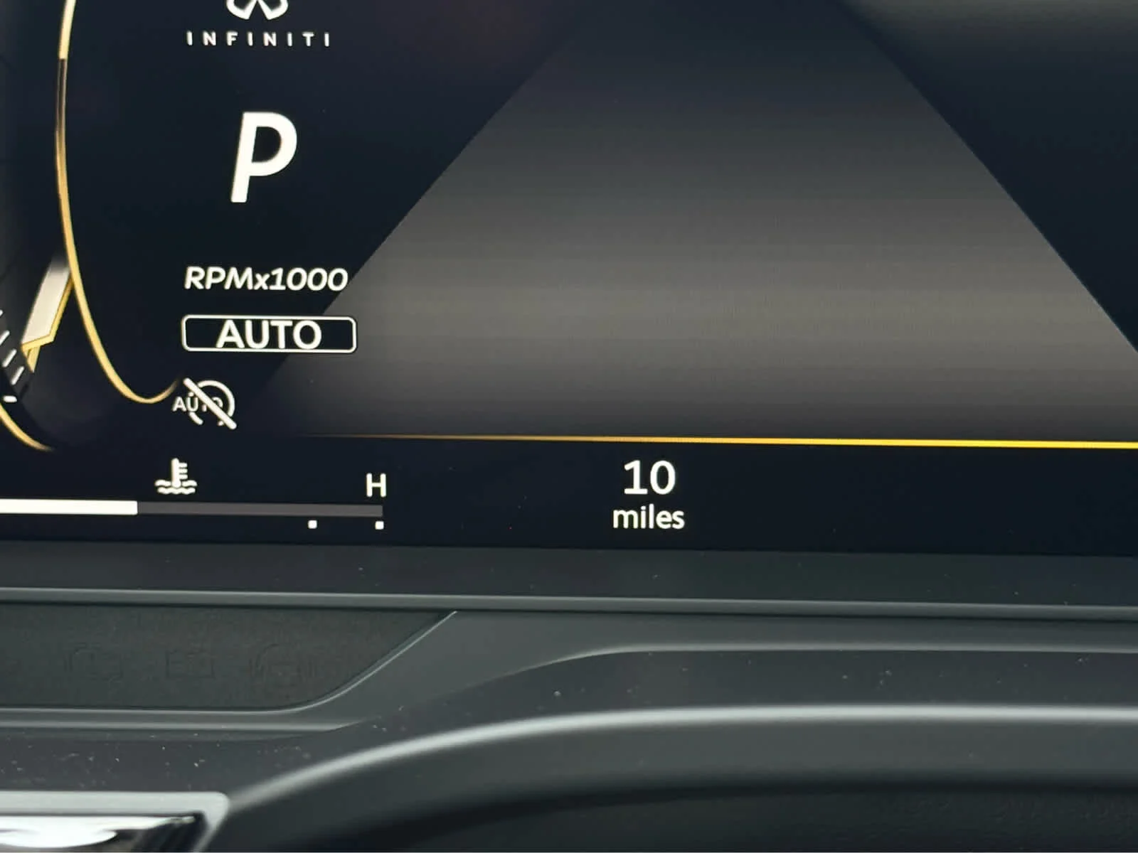 2027 INFINITI QX60 LUXE - Photo 10
