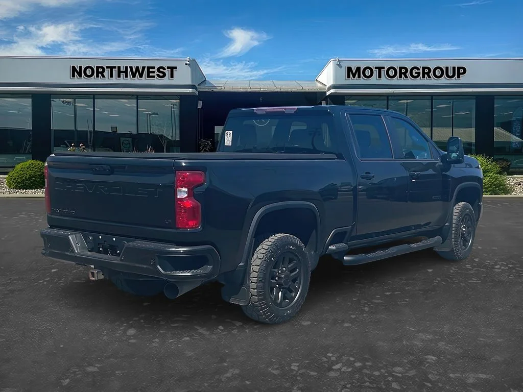 Used 2021 Black Chevrolet LT image 7