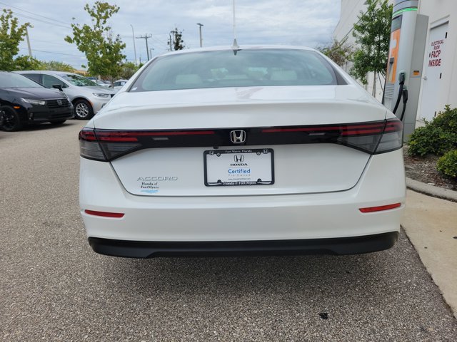 Certified Used 2023 Platinum White Pearl Honda 1.5T LX image 5