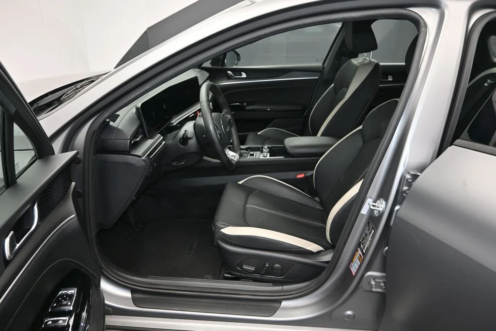 Used 2025 Steel Kia GT-Line image 13