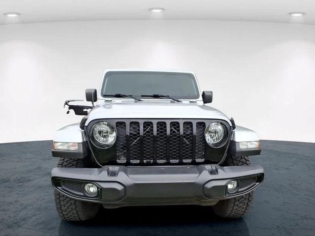 Used 2022 Silver Jeep Sport image 6