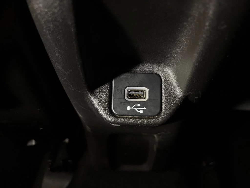 Used 2022 Gray Jeep Altitude image 33