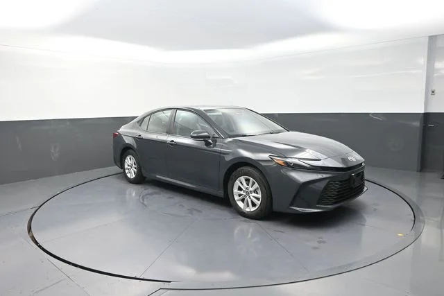 Used 2026  Toyota LE image 25