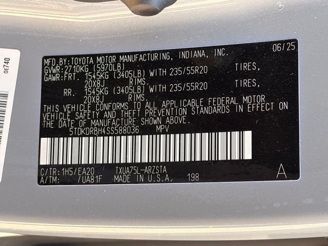 Used 2025 Cement Toyota XSE image 22