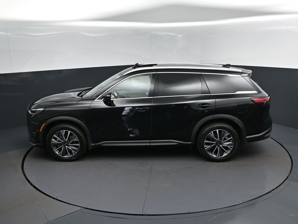 New 2027 MINERAL BLACK INFINITI Luxe FWD image 33