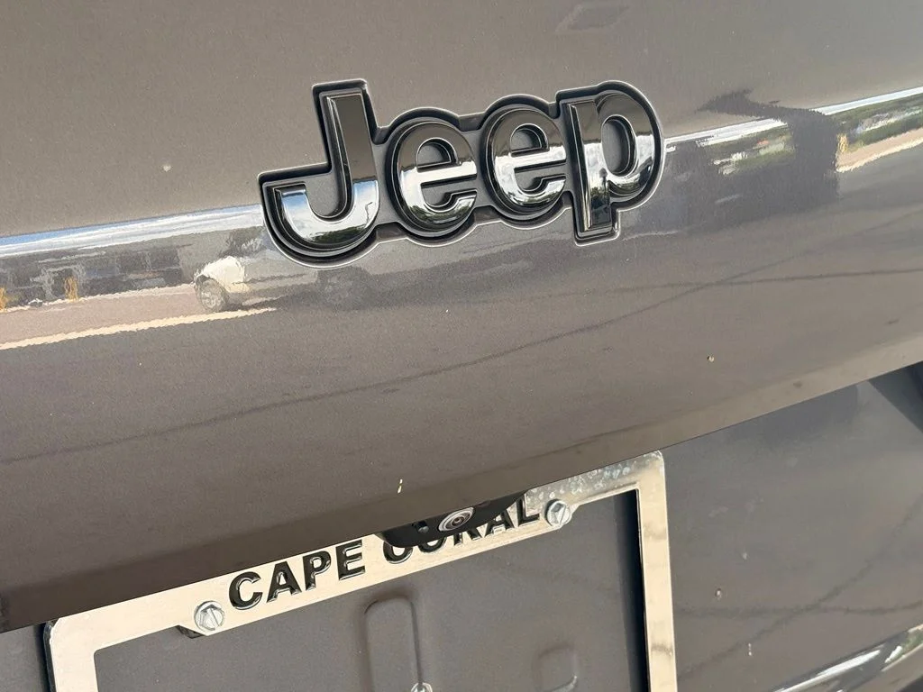 New 2026 Baltic Gray Metallic Clear-Coat Exterior Paint Jeep Summit image 37
