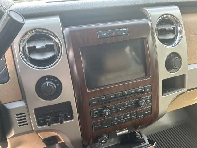 Used 2012 White Ford Lariat image 16