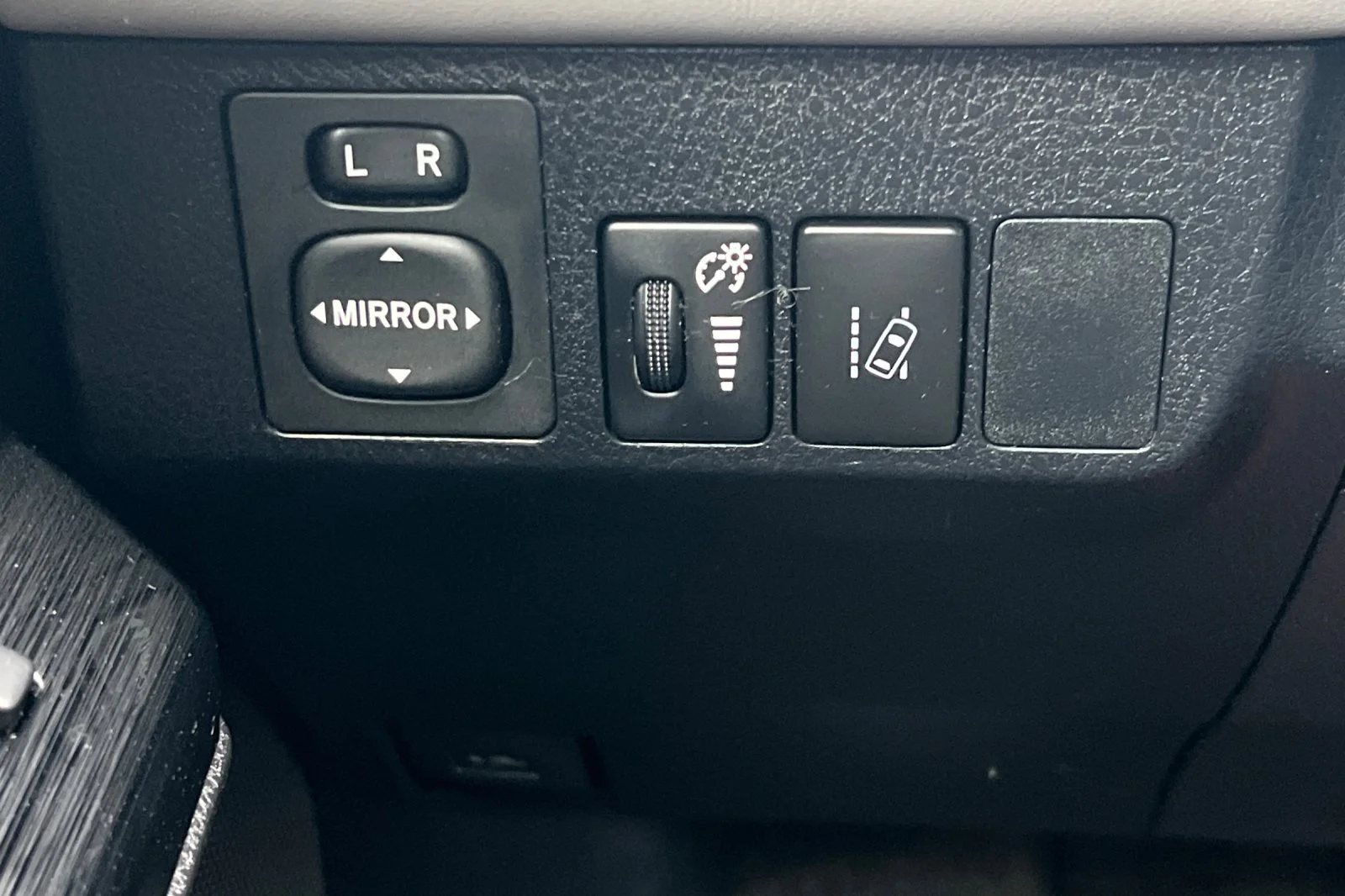 Used 2018 Silver Sky Metallic Toyota Limited image 29