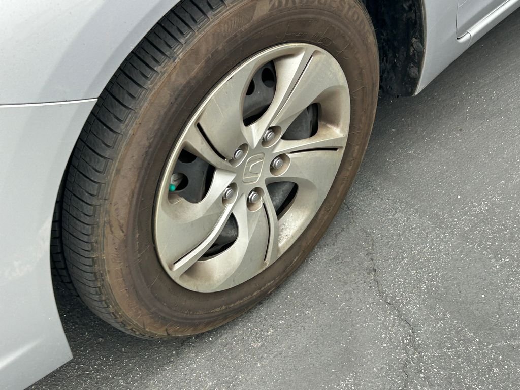 Used 2013  Honda LX image 3