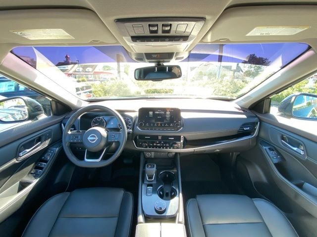 Used 2023 Super Black Nissan SL image 43