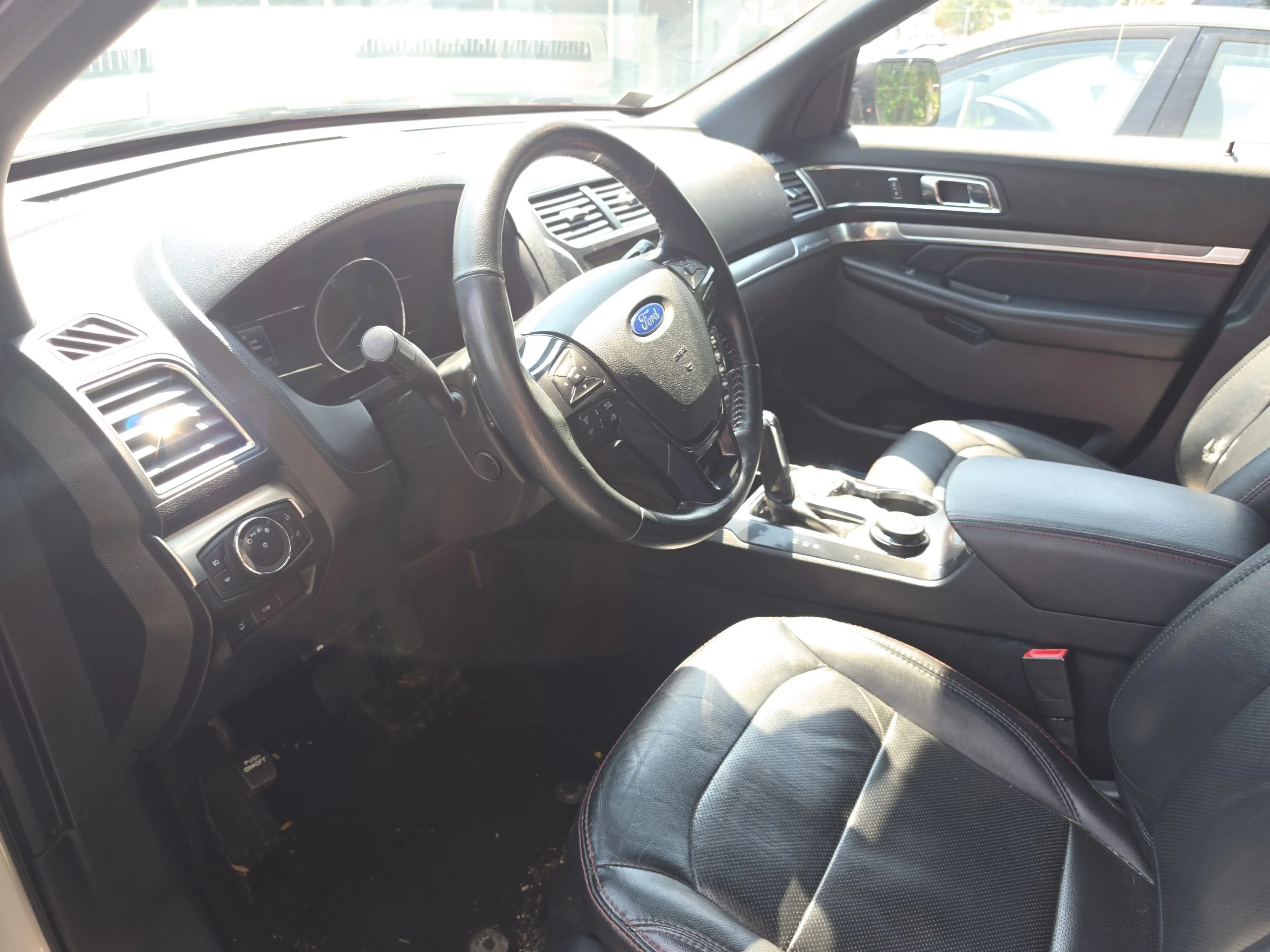 Used 2019 White Ford Sport image 3