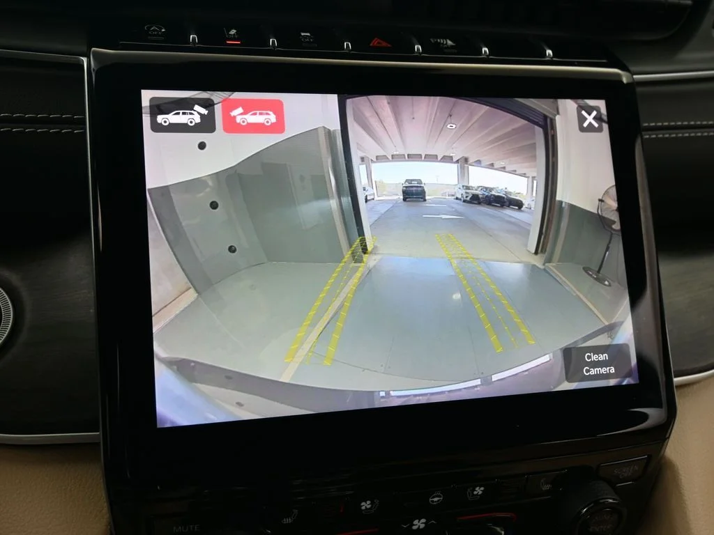 Used 2023 Baltic Gray Metallic Clearcoat Jeep Limited image 24