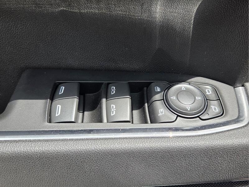Used 2025 Pearl CHEVROLET 4WD CREW CAB 147" LTZ image 23