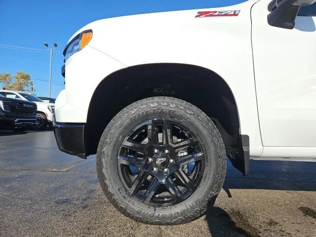 New 2026 Summit White Chevrolet LT Trail Boss image 15
