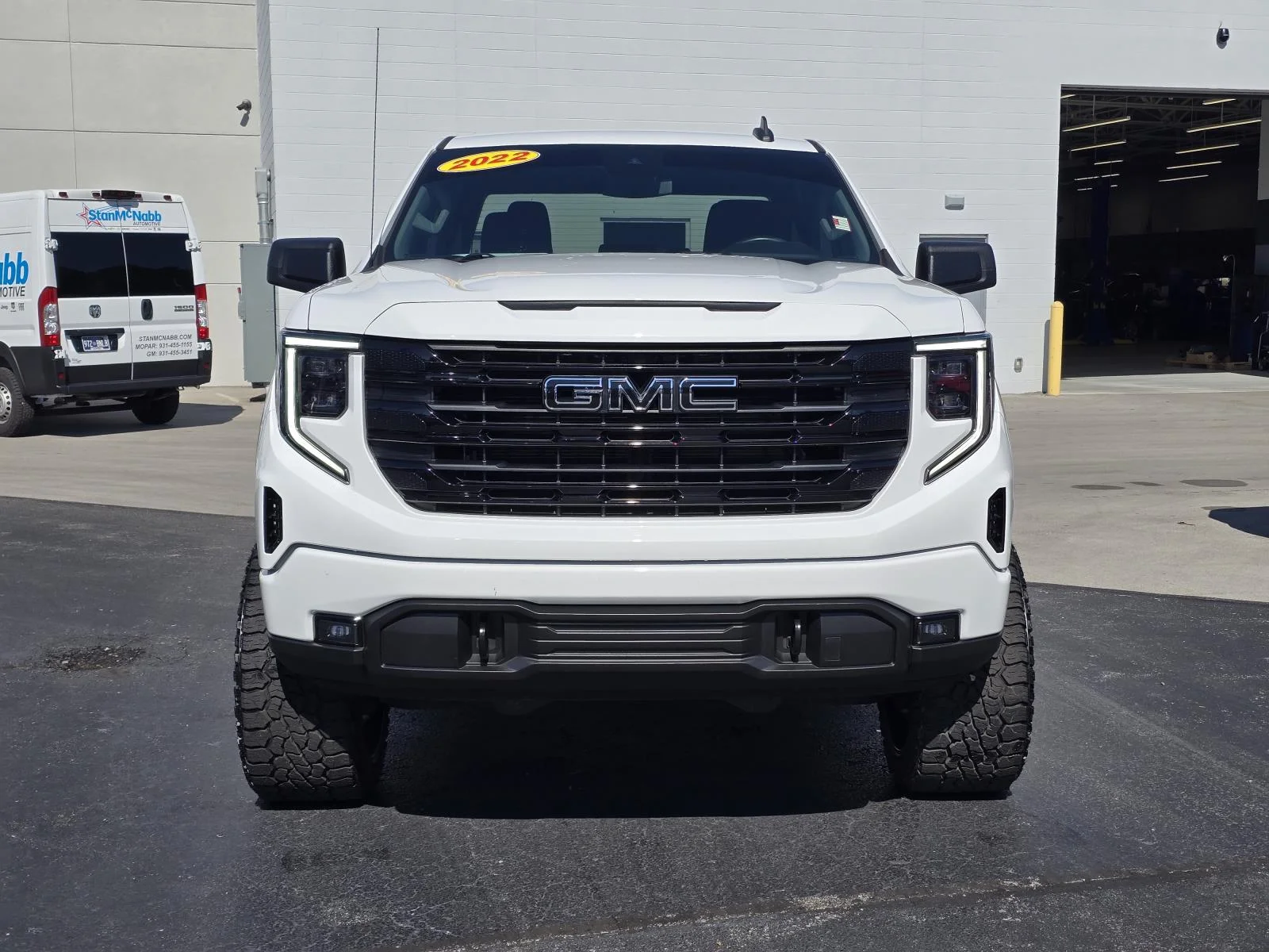 Used 2022 SUMMIT WHITE GMC Elevation image 2