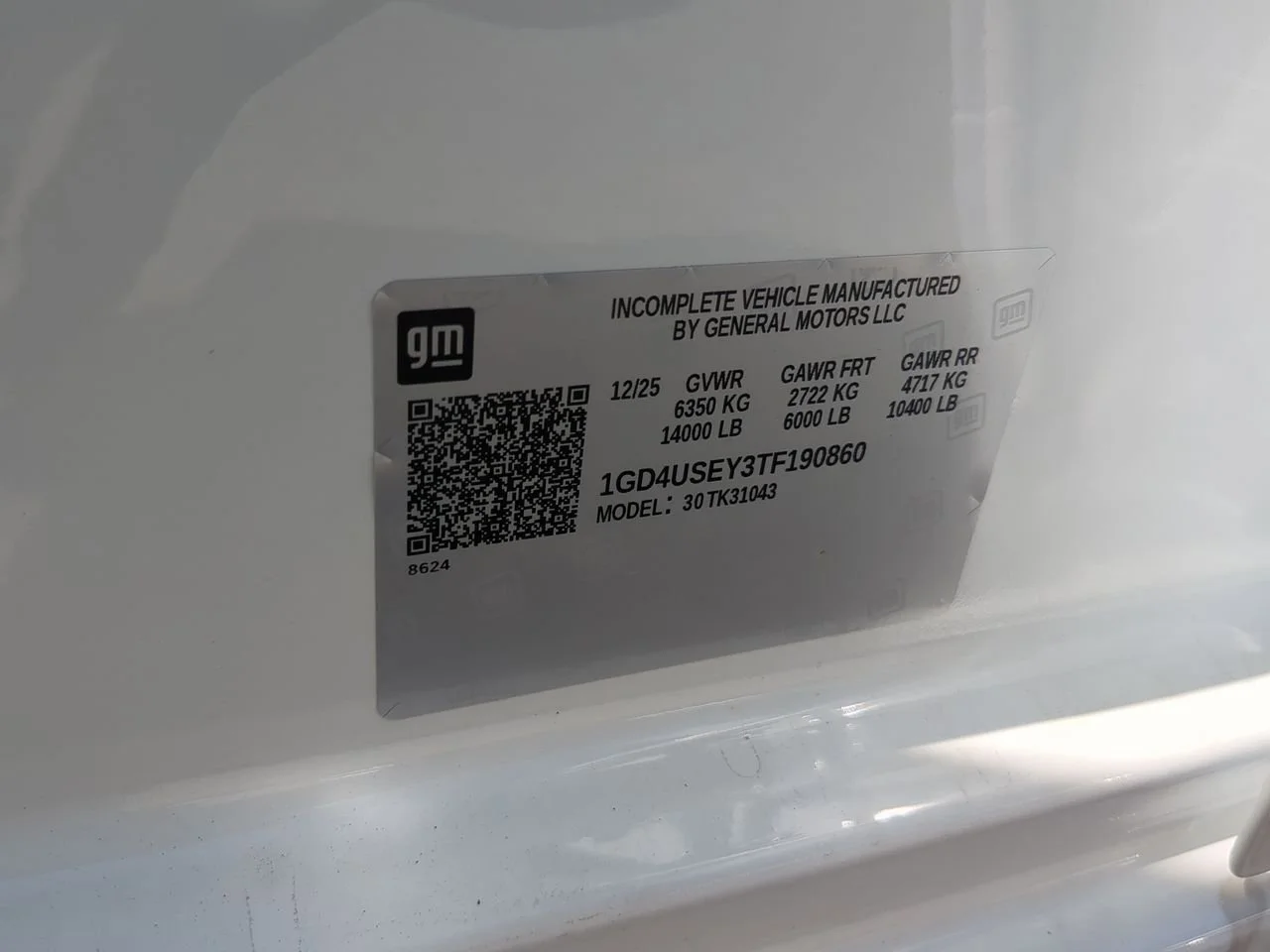 New 2026 Summit White GMC Pro image 32