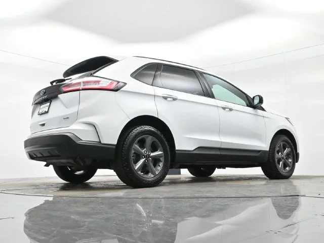 Used 2024 Oxford White Ford SEL image 30