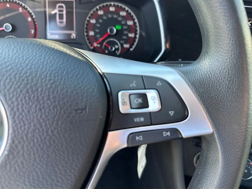 Used 2019 Platinum Gray Metallic Volkswagen 1.4T S image 18