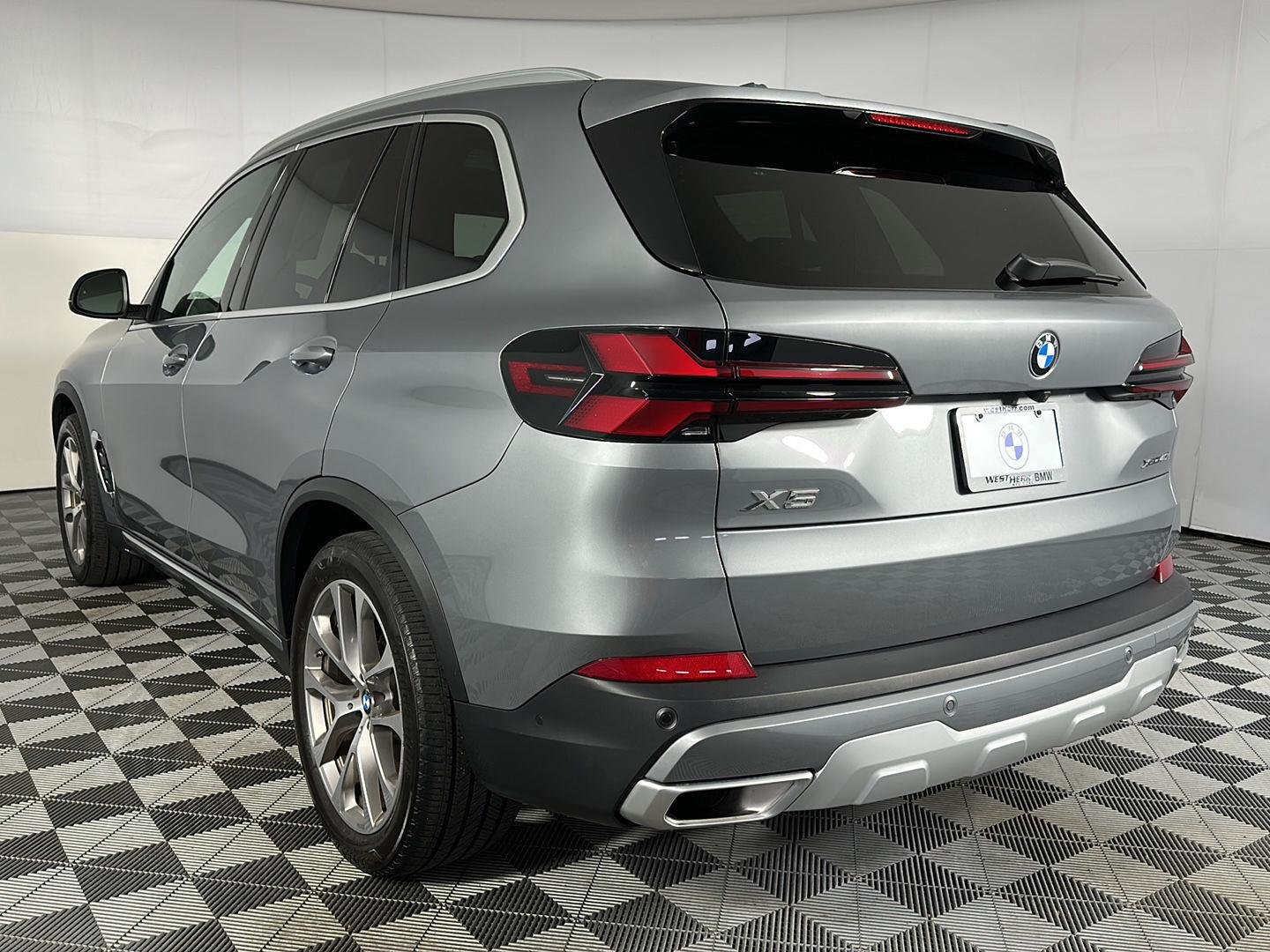 Used 2024 Skyscraper Grey Metallic BMW xDrive40i image 24