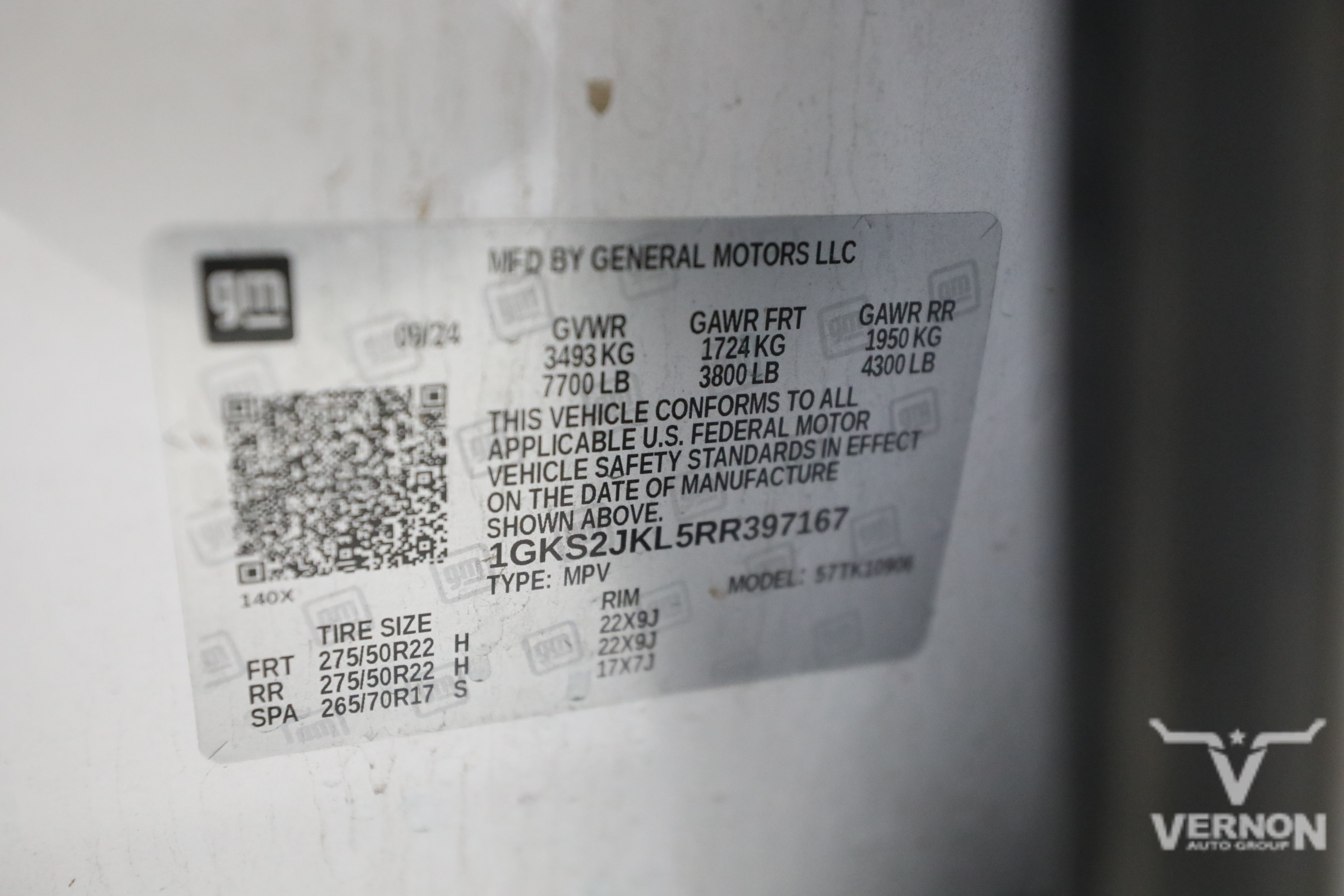 Used 2024 White Frost Tricoat GMC Y image 13