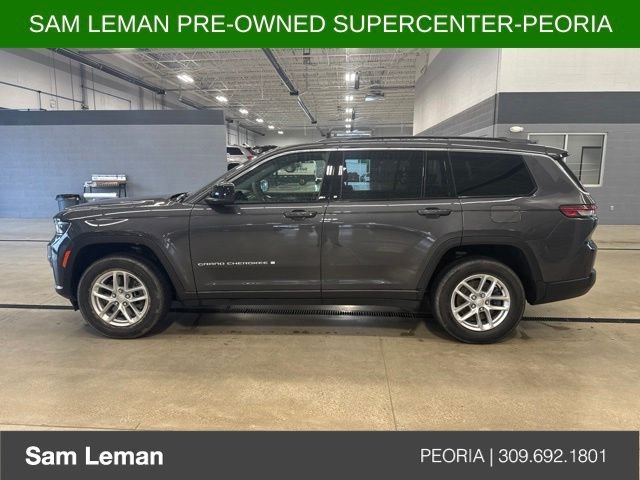 Used 2025 Gray Jeep Laredo image 4