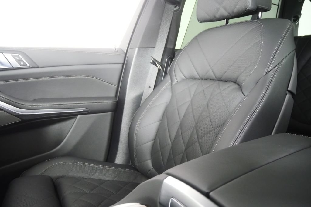 Certified Used 2026 Skyscraper Grey Metallic BMW sDrive40i image 27