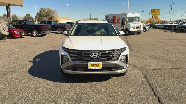 Used 2025 White Hyundai SEL image 3