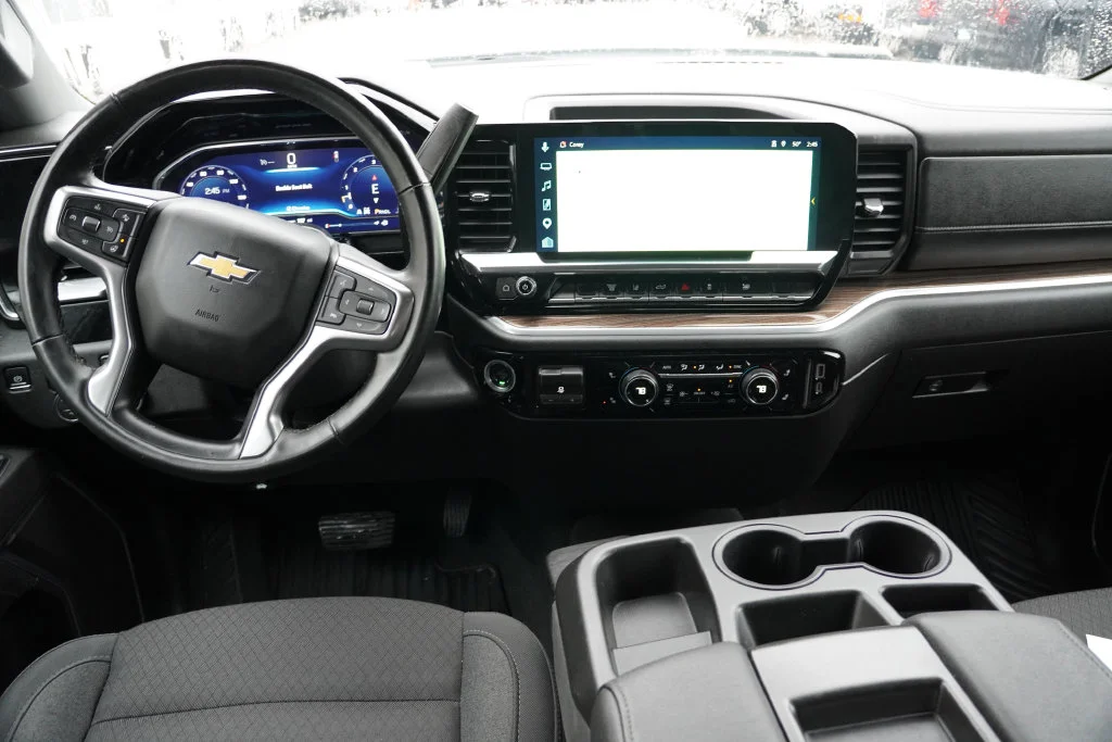 Certified Used 2025 Summit White Chevrolet LT image 19