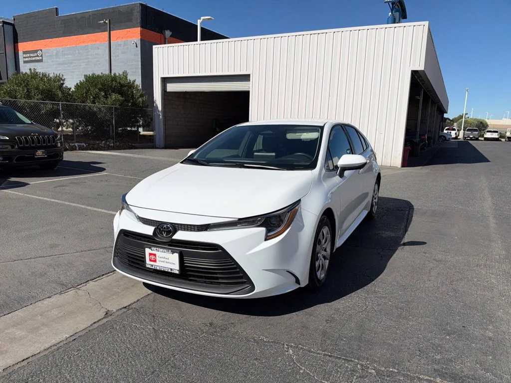 Used 2025 White Toyota LE image 3