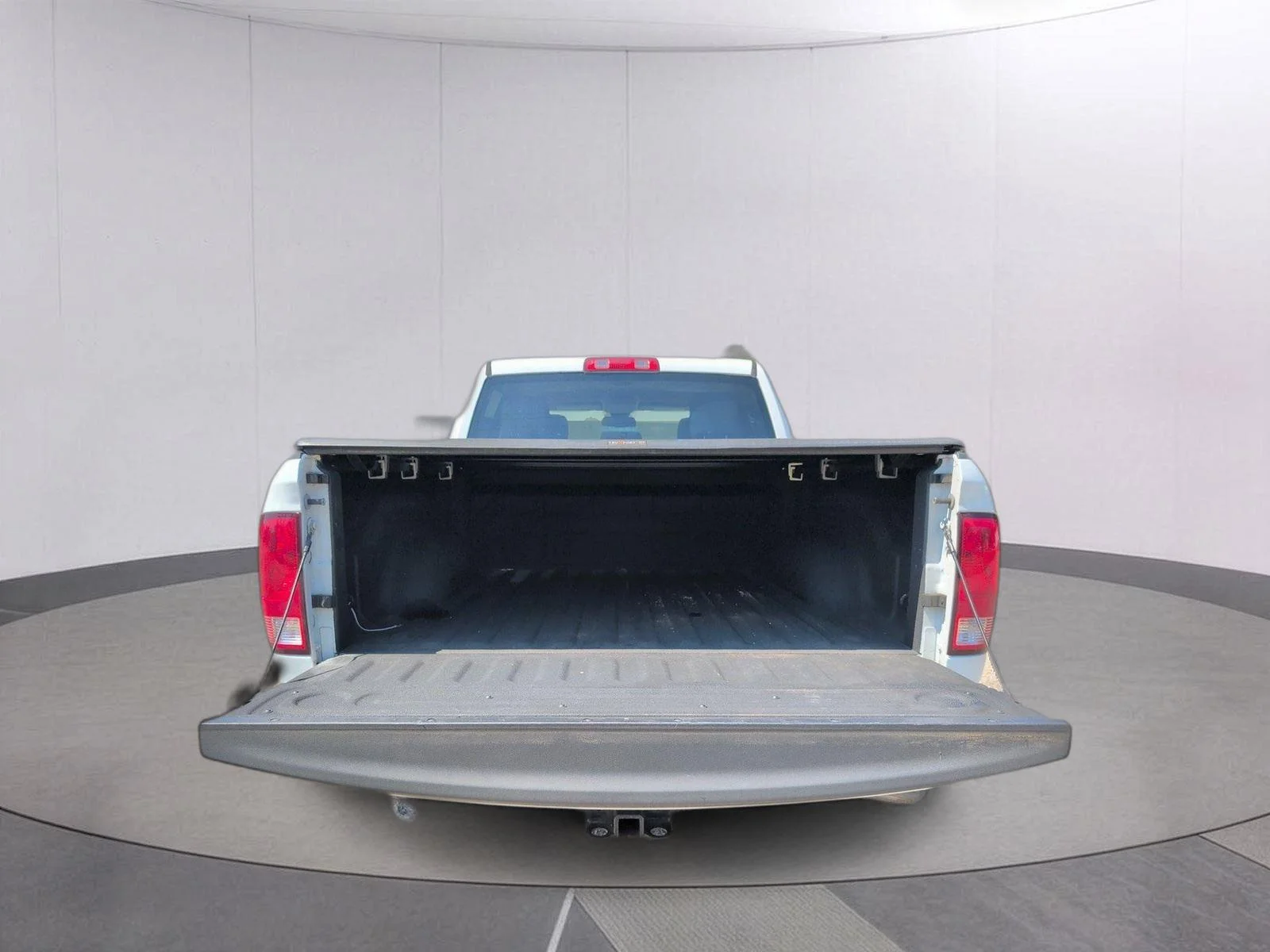 Used 2018 Bright White Clearcoat Ram Tradesman image 5