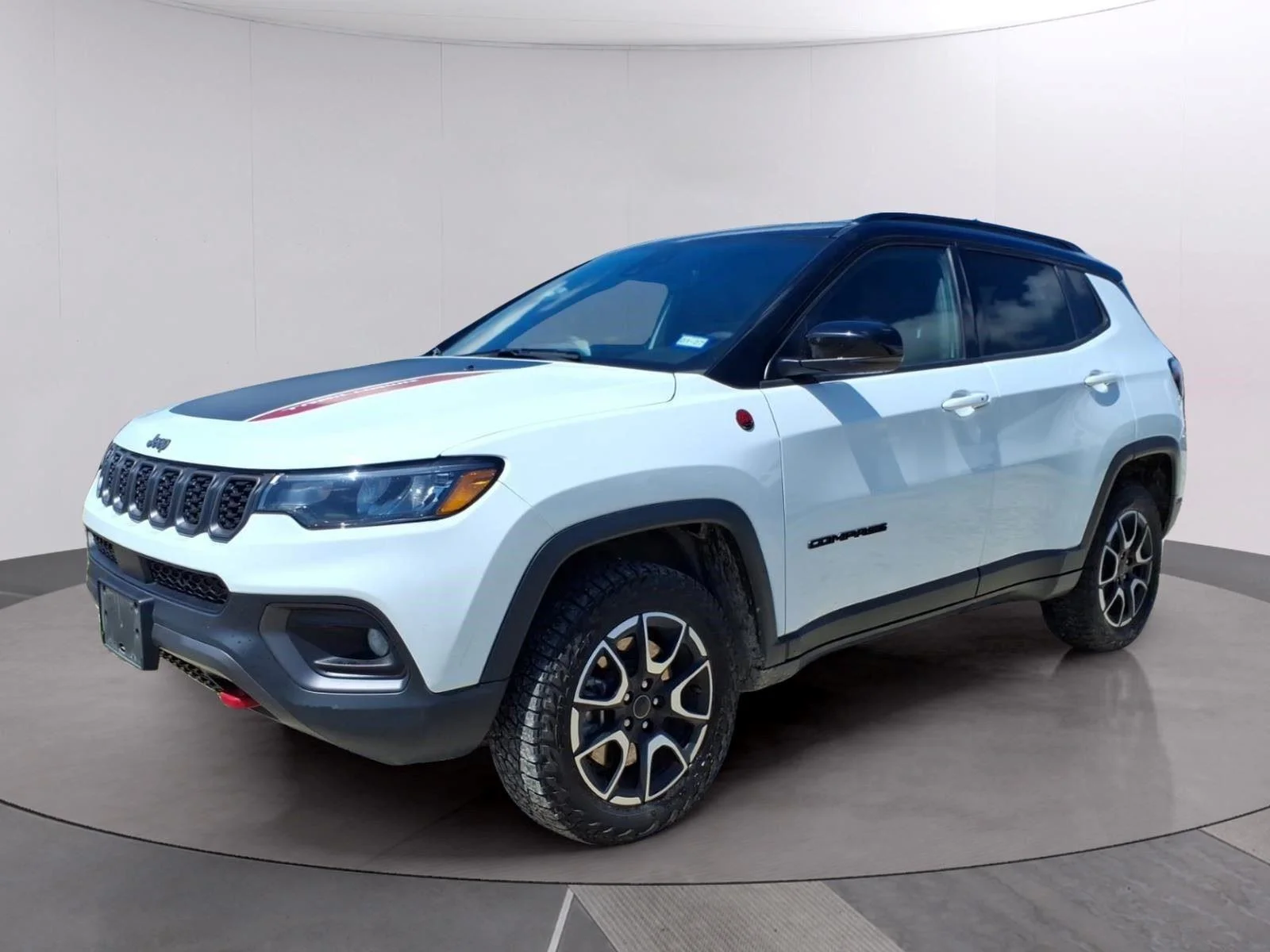 Used 2025 Bright White Clearcoat Jeep Trailhawk image 1