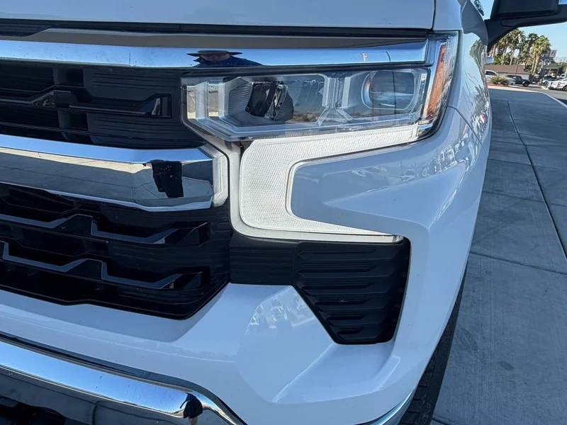 Used 2023 Summit White Chevrolet LT image 28
